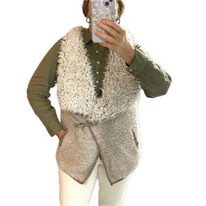 Paper Crane Vest - Sweater w/Faux Fur Collar - Boho